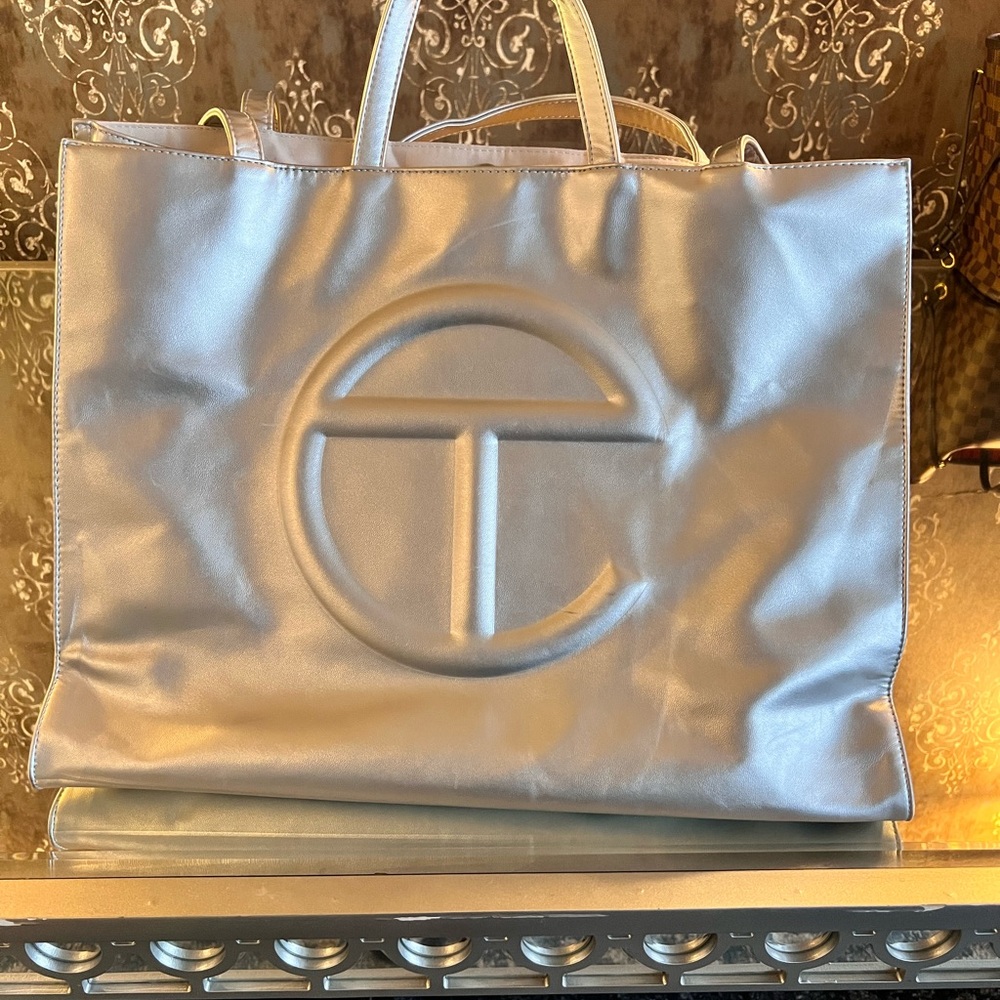 Telfar Silver Large Shopping Bag - Picture 5 of 12